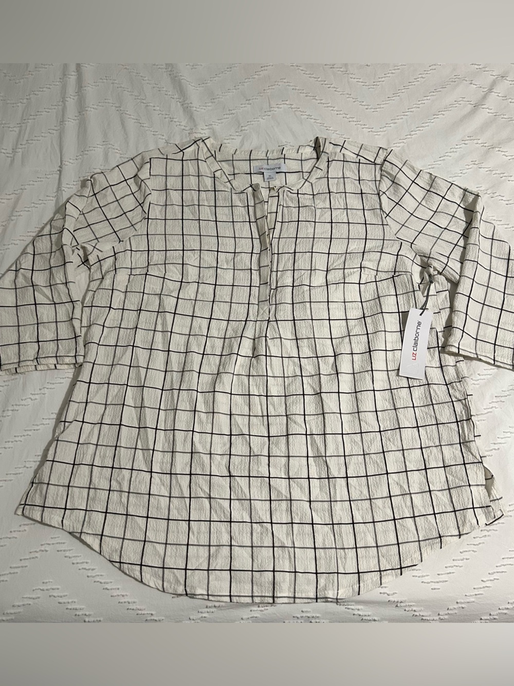 Liz Claiborne Women’s 3/4 Sleeve Split Neck Tunic Blouse White Plaid XL NWT NEW